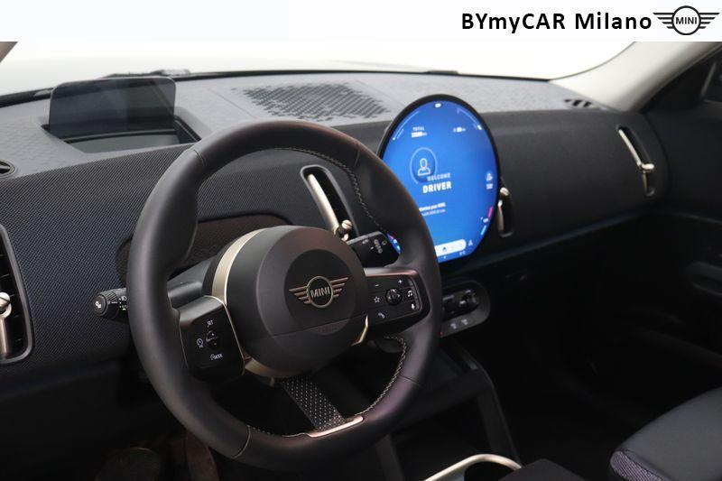 Mini Countryman Mini Countryman 1.5 48V C Classic auto https://cdn.bymycar.eu/it-bo/assets/images/vehicles/vo/5866/MINI-MINI-COUNTRYMAN-U25-jpg-10.jpg