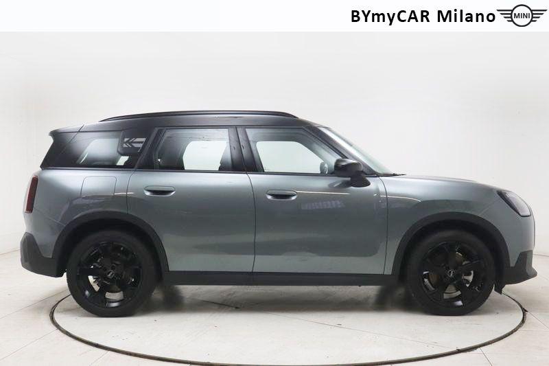 Mini Countryman Mini Countryman 1.5 48V C Classic auto https://cdn.bymycar.eu/it-bo/assets/images/vehicles/vo/5866/MINI-MINI-COUNTRYMAN-U25-jpg-7.jpg