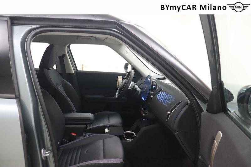 Mini Countryman Mini Countryman 1.5 48V C Classic auto https://cdn.bymycar.eu/it-bo/assets/images/vehicles/vo/5866/MINI-MINI-COUNTRYMAN-U25-jpg-8.jpg