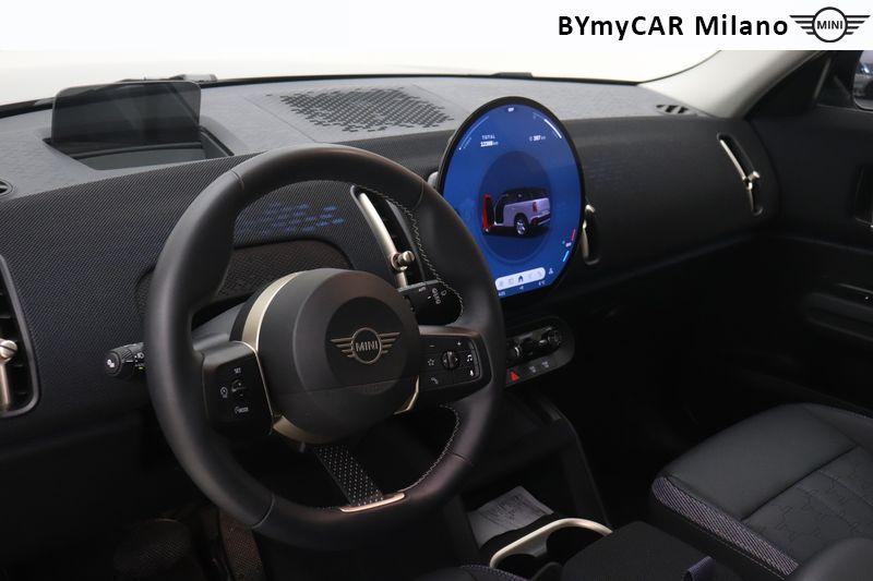 Mini Countryman Mini Countryman 1.5 48V C Classic auto https://cdn.bymycar.eu/it-bo/assets/images/vehicles/vo/5867/MINI-MINI-COUNTRYMAN-U25-jpg-11.jpg