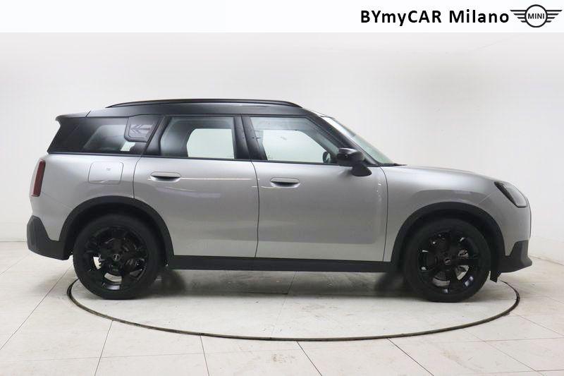 Mini Countryman Mini Countryman 1.5 48V C Classic auto https://cdn.bymycar.eu/it-bo/assets/images/vehicles/vo/5867/MINI-MINI-COUNTRYMAN-U25-jpg-7.jpg
