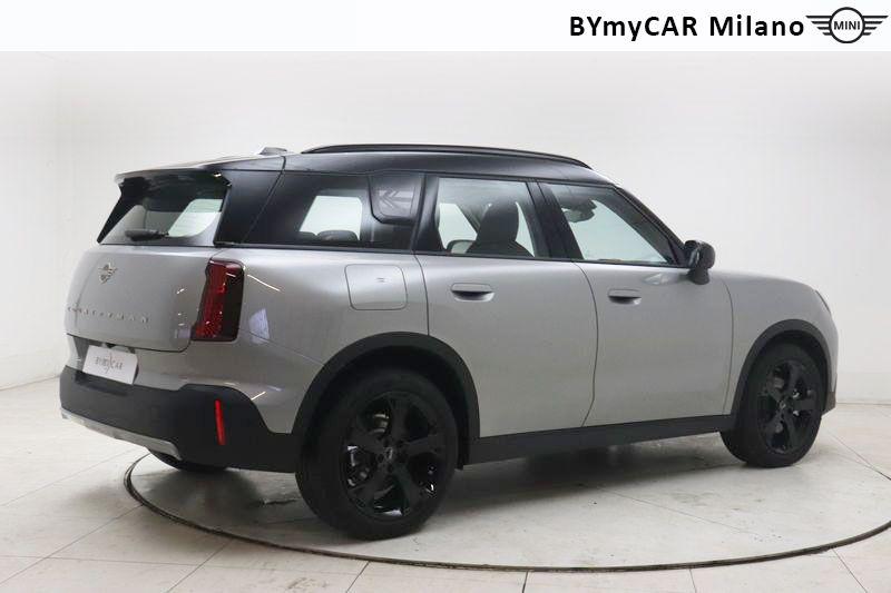 Mini Countryman Mini Countryman 1.5 48V C Classic auto https://cdn.bymycar.eu/it-bo/assets/images/vehicles/vo/5867/MINI-MINI-COUNTRYMAN-U25-jpg-8.jpg