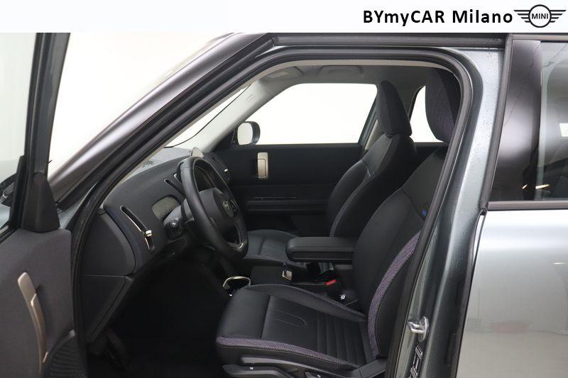Mini Countryman Mini Countryman 1.5 48V C Classic auto https://cdn.bymycar.eu/it-bo/assets/images/vehicles/vo/5869/MINI-MINI-COUNTRYMAN-U25-jpg-11.jpg