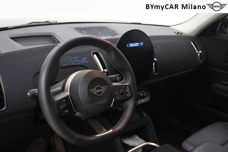 Mini Countryman Mini Countryman 1.5 48V C Classic auto https://cdn.bymycar.eu/it-bo/assets/images/vehicles/vo/5871/MINI-MINI-COUNTRYMAN-U25-jpg-10.jpg