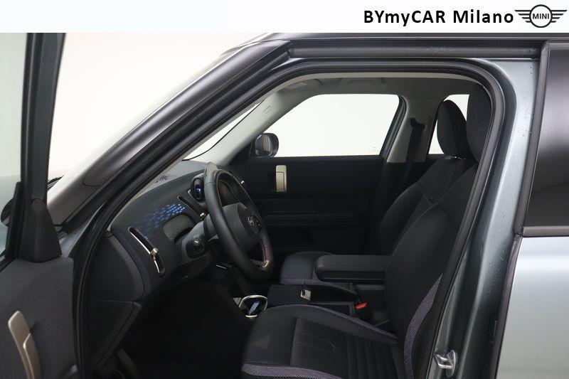 Mini Countryman Mini Countryman 1.5 48V C Classic auto https://cdn.bymycar.eu/it-bo/assets/images/vehicles/vo/5871/MINI-MINI-COUNTRYMAN-U25-jpg-11.jpg
