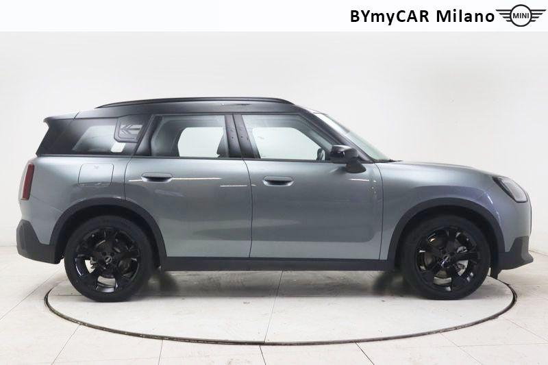 Mini Countryman Mini Countryman 1.5 48V C Classic auto https://cdn.bymycar.eu/it-bo/assets/images/vehicles/vo/5871/MINI-MINI-COUNTRYMAN-U25-jpg-7.jpg