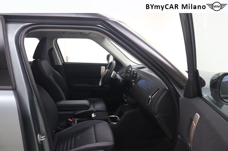 Mini Countryman Mini Countryman 1.5 48V C Classic auto https://cdn.bymycar.eu/it-bo/assets/images/vehicles/vo/5871/MINI-MINI-COUNTRYMAN-U25-jpg-8.jpg
