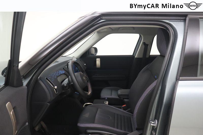 Mini Countryman Mini Countryman 1.5 48V C Classic auto https://cdn.bymycar.eu/it-bo/assets/images/vehicles/vo/5872/MINI-MINI-COUNTRYMAN-U25-jpg-11.jpg