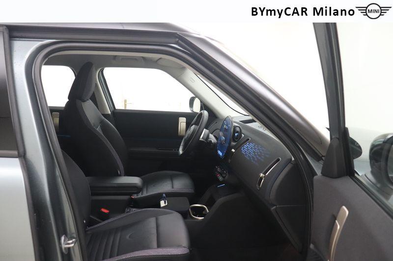 Mini Countryman Mini Countryman 1.5 48V C Classic auto https://cdn.bymycar.eu/it-bo/assets/images/vehicles/vo/5872/MINI-MINI-COUNTRYMAN-U25-jpg-8.jpg