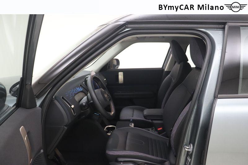 Mini Countryman Mini Countryman 1.5 48V C Classic auto https://cdn.bymycar.eu/it-bo/assets/images/vehicles/vo/5877/MINI-MINI-COUNTRYMAN-U25-jpg-10.jpg