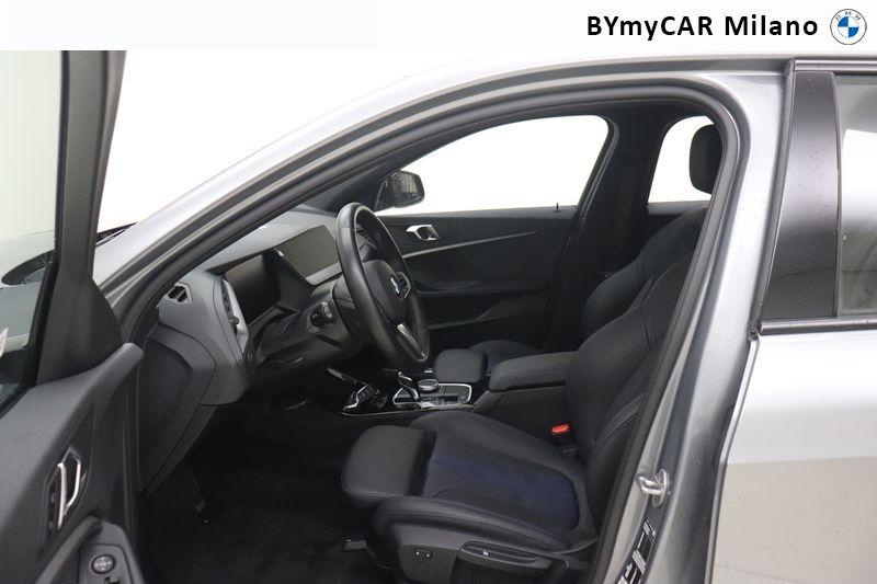 BMW Serie 1 118i Msport 136cv auto https://cdn.bymycar.eu/it-bo/assets/images/vehicles/vo/5899/BMW-SERIE-1-F40-jpg-12.jpg