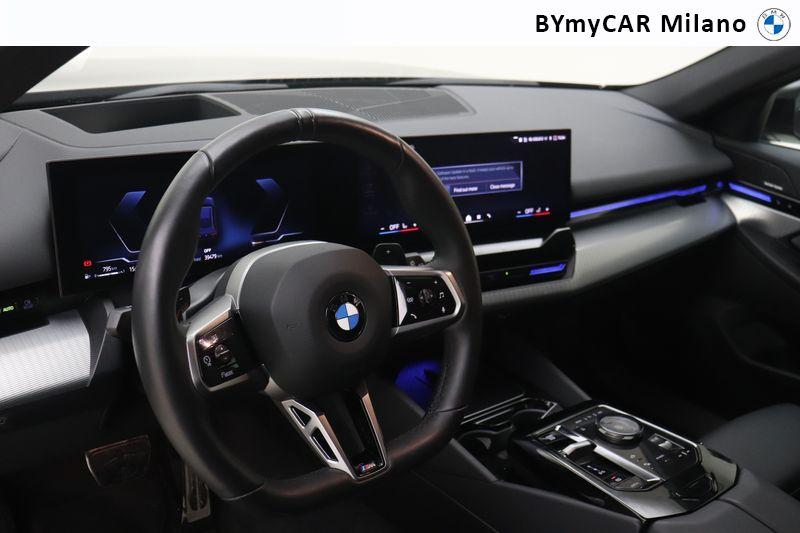 BMW Serie 5 520d Touring 48V xdrive MSport auto https://cdn.bymycar.eu/it-bo/assets/images/vehicles/vo/5902/BMW-SERIE-5-G61-2024-TOURING-jpg-10.jpg