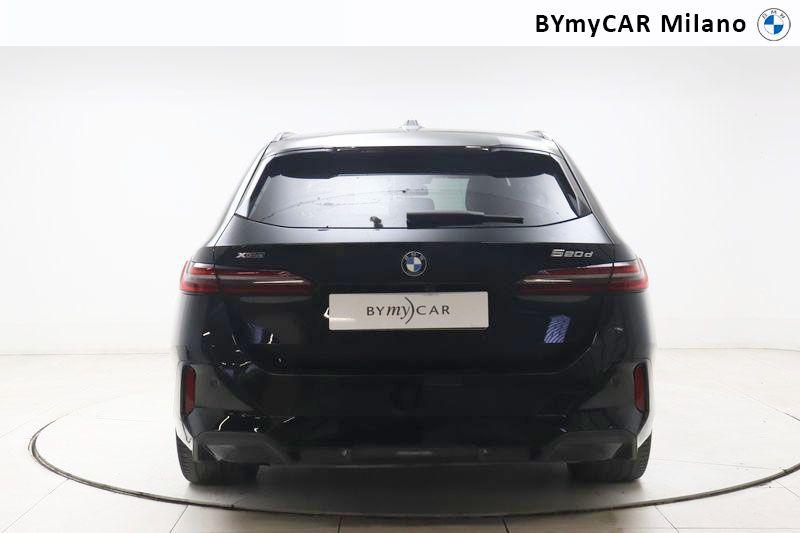 BMW Serie 5 520d Touring 48V xdrive MSport auto https://cdn.bymycar.eu/it-bo/assets/images/vehicles/vo/5902/BMW-SERIE-5-G61-2024-TOURING-jpg-3.jpg