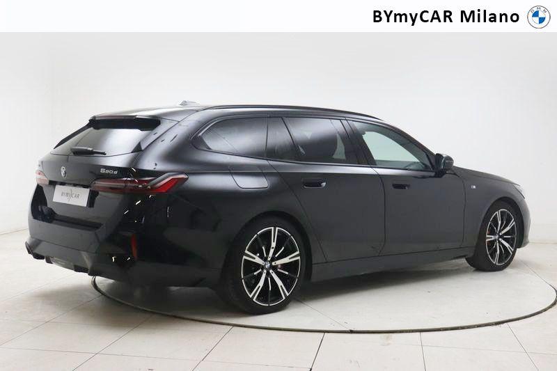 BMW Serie 5 520d Touring 48V xdrive MSport auto https://cdn.bymycar.eu/it-bo/assets/images/vehicles/vo/5902/BMW-SERIE-5-G61-2024-TOURING-jpg-7.jpg