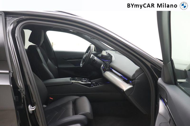 BMW Serie 5 520d Touring 48V xdrive MSport auto https://cdn.bymycar.eu/it-bo/assets/images/vehicles/vo/5902/BMW-SERIE-5-G61-2024-TOURING-jpg-8.jpg