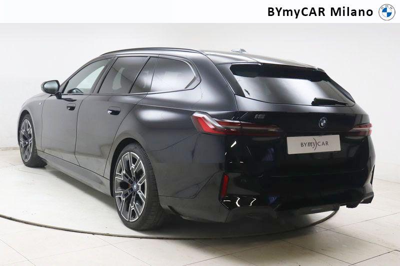 BMW Serie 5 i5 Touring edrive40 MSport Edition https://cdn.bymycar.eu/it-bo/assets/images/vehicles/vo/5907/BMW-SERIE-5-G61-2024-TOURING-jpg-15.jpg