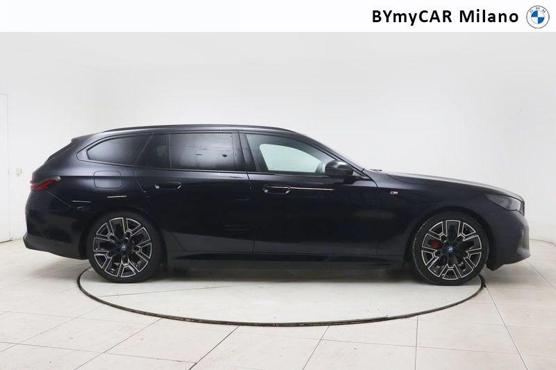 BMW Serie 5 i5 Touring edrive40 MSport Edition https://cdn.bymycar.eu/it-bo/assets/images/vehicles/vo/5907/BMW-SERIE-5-G61-2024-TOURING-jpg-6.jpg