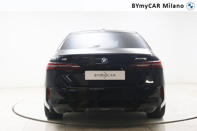 BMW Serie 5 i5 xdrive40 MSport Pro https://cdn.bymycar.eu/it-bo/assets/images/vehicles/vo/5936/BMW-SERIE-5-G60-BERLINA-jpg-3.jpg