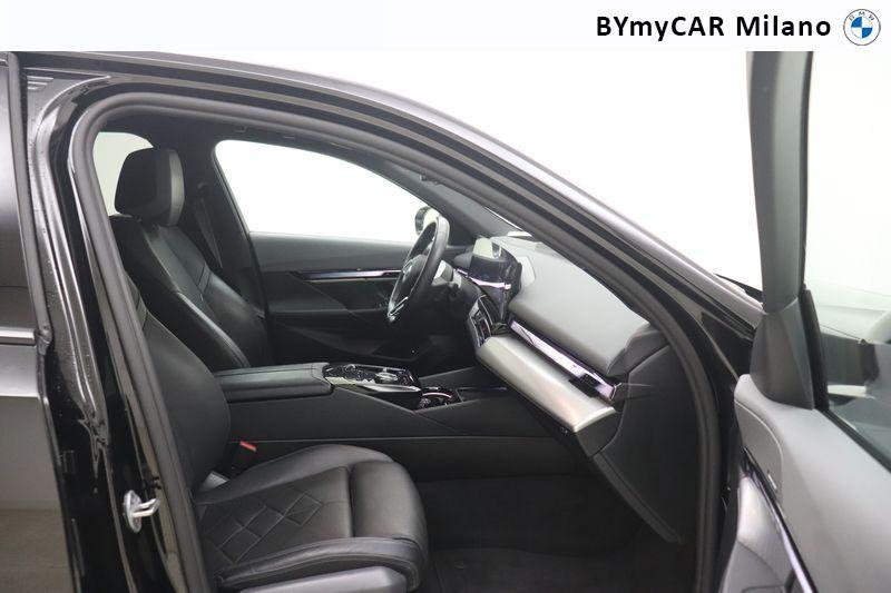 BMW Serie 5 i5 xdrive40 MSport Pro https://cdn.bymycar.eu/it-bo/assets/images/vehicles/vo/5936/BMW-SERIE-5-G60-BERLINA-jpg-8.jpg