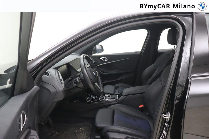 BMW Serie 1 118i Msport 136cv auto https://cdn.bymycar.eu/it-bo/assets/images/vehicles/vo/5937/BMW-SERIE-1-F40-jpg-11.jpg