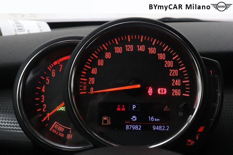 Mini Mini Mini 3p 1.5 Cooper Business auto https://cdn.bymycar.eu/it-bo/assets/images/vehicles/vo/5939/MINI-MINI-IV-F56-2018-3P-jpg-12.jpg