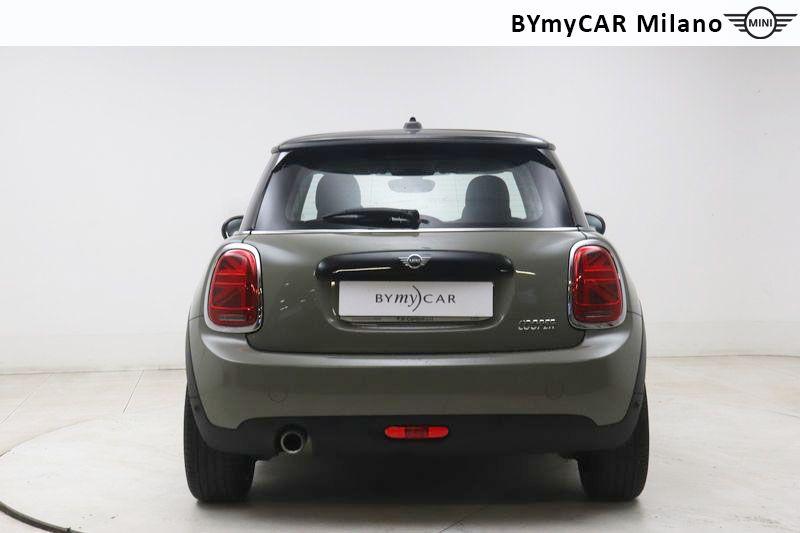 Mini Mini Mini 3p 1.5 Cooper Business auto https://cdn.bymycar.eu/it-bo/assets/images/vehicles/vo/5939/MINI-MINI-IV-F56-2018-3P-jpg-3.jpg