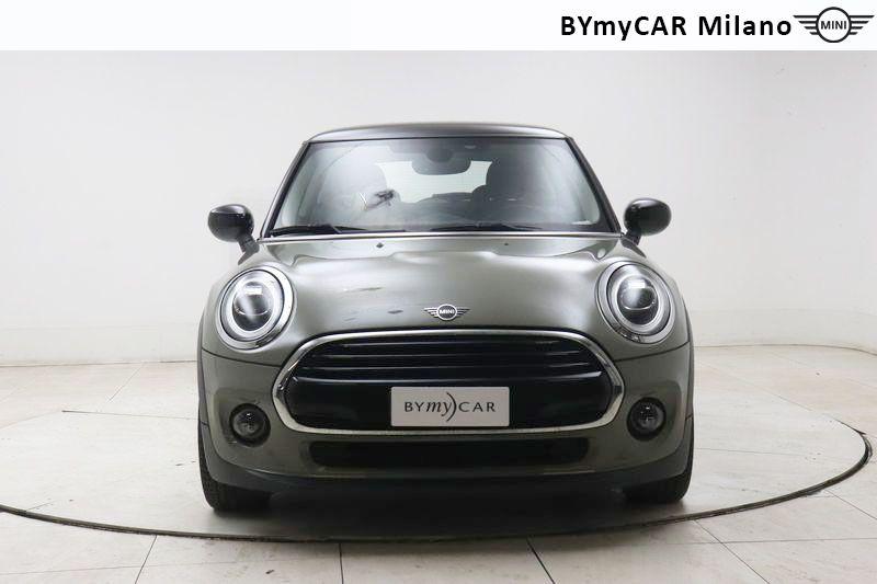 Mini Mini Mini 3p 1.5 Cooper Business auto https://cdn.bymycar.eu/it-bo/assets/images/vehicles/vo/5939/MINI-MINI-IV-F56-2018-3P-jpg-4.jpg