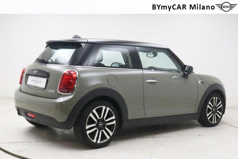 Mini Mini Mini 3p 1.5 Cooper Business auto https://cdn.bymycar.eu/it-bo/assets/images/vehicles/vo/5939/MINI-MINI-IV-F56-2018-3P-jpg-7.jpg