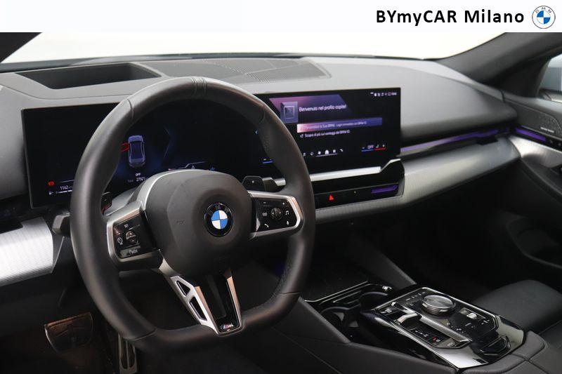 BMW Serie 5 520d 48V xdrive MSport auto https://cdn.bymycar.eu/it-bo/assets/images/vehicles/vo/5948/BMW-SERIE-5-G60-BERLINA-jpg-10.jpg
