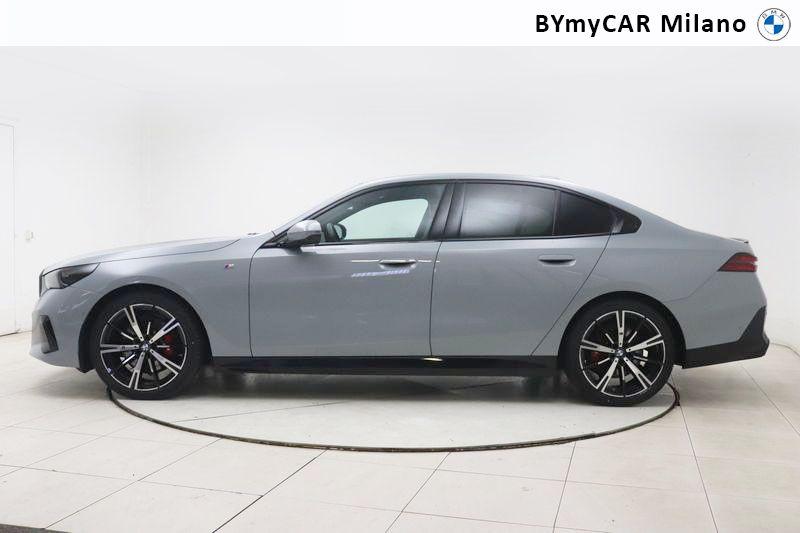 BMW Serie 5 520d 48V xdrive MSport auto https://cdn.bymycar.eu/it-bo/assets/images/vehicles/vo/5948/BMW-SERIE-5-G60-BERLINA-jpg-2.jpg