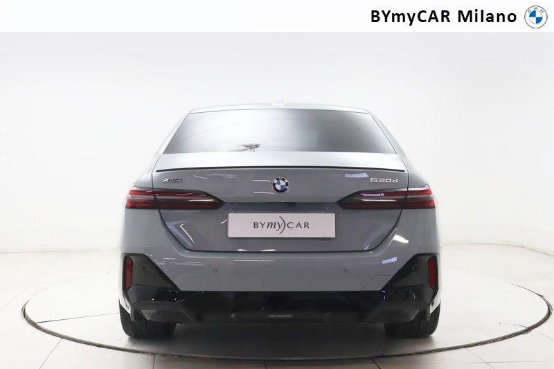 BMW Serie 5 520d 48V xdrive MSport auto https://cdn.bymycar.eu/it-bo/assets/images/vehicles/vo/5948/BMW-SERIE-5-G60-BERLINA-jpg-3.jpg