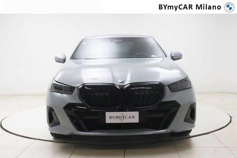 BMW Serie 5 520d 48V xdrive MSport auto https://cdn.bymycar.eu/it-bo/assets/images/vehicles/vo/5948/BMW-SERIE-5-G60-BERLINA-jpg-4.jpg