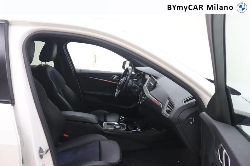 BMW Serie 1 116d Msport auto https://cdn.bymycar.eu/it-bo/assets/images/vehicles/vo/5957/BMW-SERIE-1-F40-jpg-8.jpg