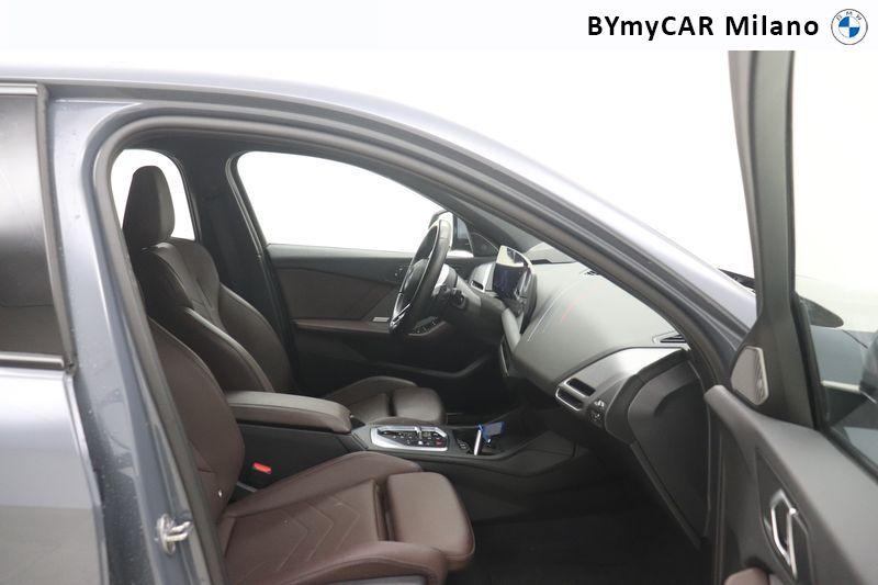 BMW Serie 1 120 48V MSport auto https://cdn.bymycar.eu/it-bo/assets/images/vehicles/vo/5958/BMW-SERIE-1-F70-jpg-8.jpg