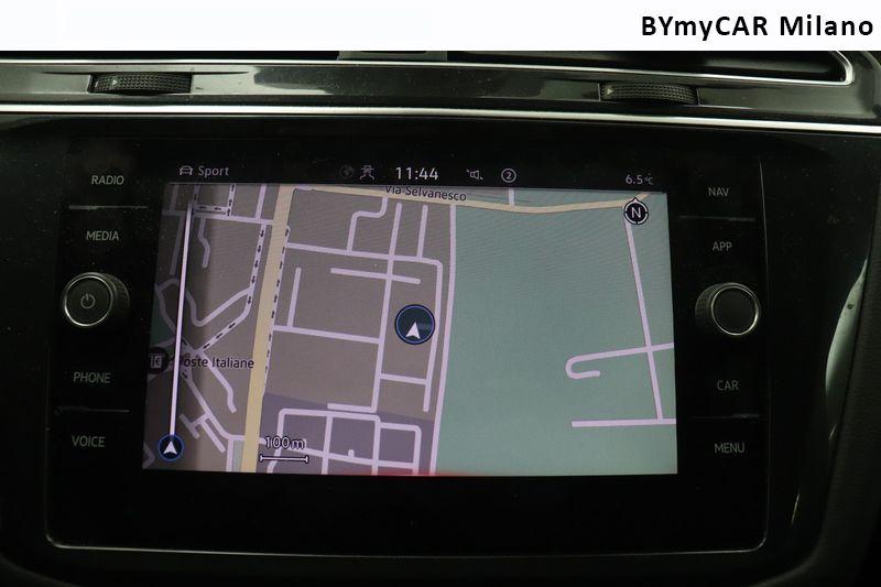 Volkswagen Tiguan Tiguan 2.0 tsi R-Line 4motion 190cv dsg https://cdn.bymycar.eu/it-bo/assets/images/vehicles/vo/5971/VOLKSWAGEN-TIGUAN-II-2021-jpg-13.jpg