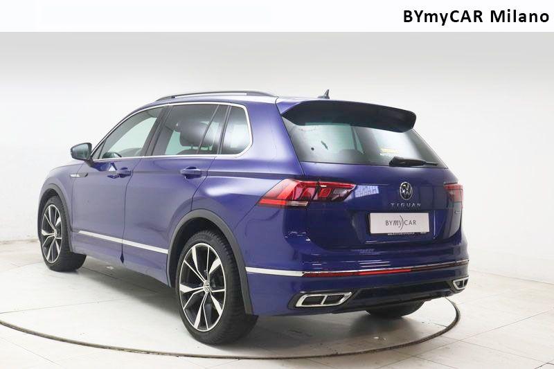 Volkswagen Tiguan Tiguan 2.0 tsi R-Line 4motion 190cv dsg https://cdn.bymycar.eu/it-bo/assets/images/vehicles/vo/5971/VOLKSWAGEN-TIGUAN-II-2021-jpg-15.jpg