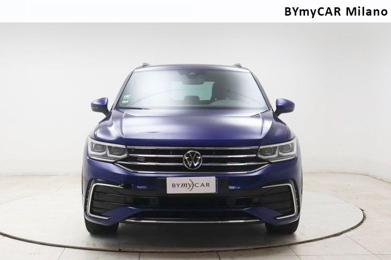 Volkswagen Tiguan Tiguan 2.0 tsi R-Line 4motion 190cv dsg https://cdn.bymycar.eu/it-bo/assets/images/vehicles/vo/5971/VOLKSWAGEN-TIGUAN-II-2021-jpg-4.jpg