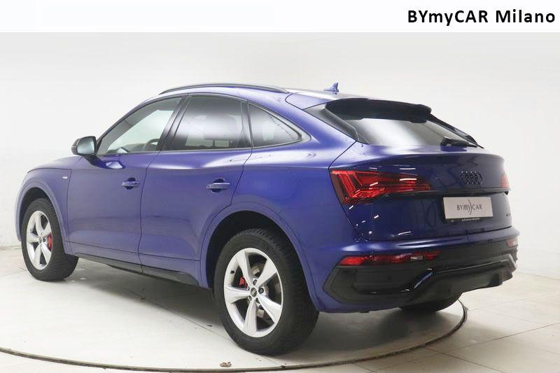 Audi Q5 Q5 Sportback 40 2.0 tdi mhev 12V S line quattro s-tronic https://cdn.bymycar.eu/it-bo/assets/images/vehicles/vo/5972/AUDI-Q5-I-SPORTBACK-2021-jpg-15.jpg