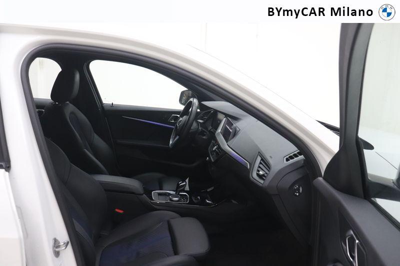 BMW Serie 1 116i Msport auto https://cdn.bymycar.eu/it-bo/assets/images/vehicles/vo/5979/BMW-SERIE-1-F40-jpg-8.jpg