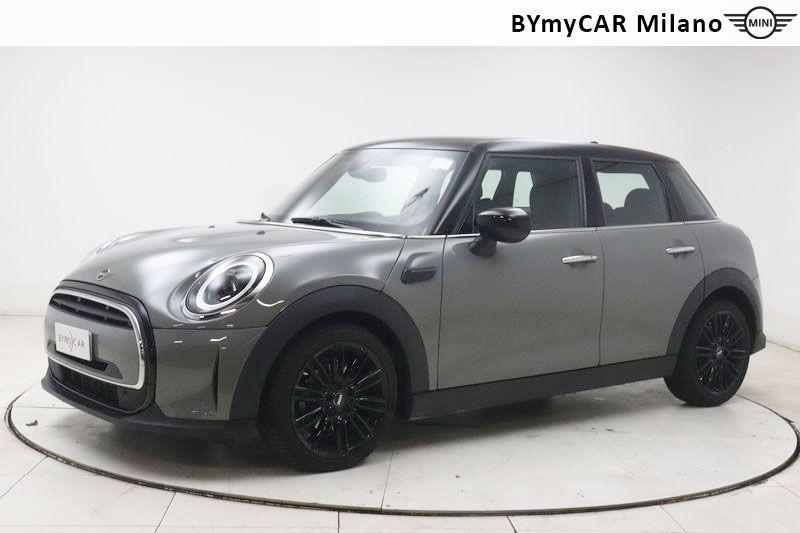 Mini Mini Mini 5p 1.5 Cooper Classic auto https://cdn.bymycar.eu/it-bo/assets/images/vehicles/vo/5982/MINI-MINI-IV-F55-2021-5P-jpg-0.jpg