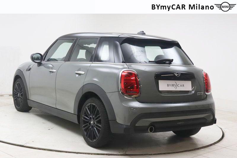 Mini Mini Mini 5p 1.5 Cooper Classic auto https://cdn.bymycar.eu/it-bo/assets/images/vehicles/vo/5982/MINI-MINI-IV-F55-2021-5P-jpg-15.jpg
