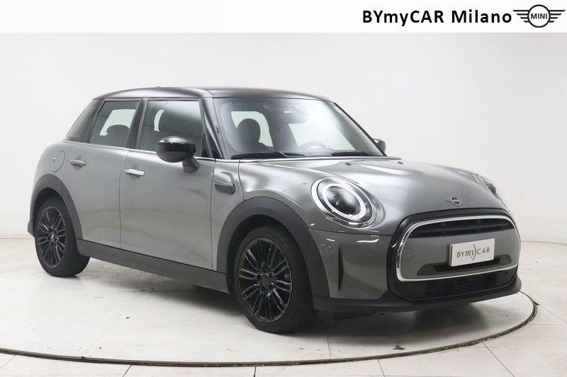 Mini Mini Mini 5p 1.5 Cooper Classic auto https://cdn.bymycar.eu/it-bo/assets/images/vehicles/vo/5982/MINI-MINI-IV-F55-2021-5P-jpg-5.jpg