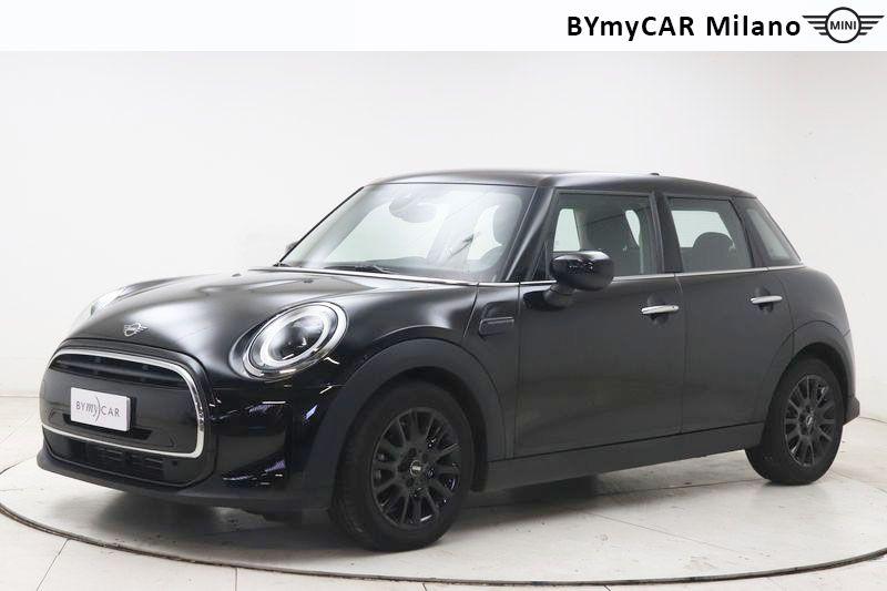 Mini Mini Mini 5p 1.5 Cooper Business auto https://cdn.bymycar.eu/it-bo/assets/images/vehicles/vo/6006/MINI-MINI-IV-F55-2021-5P-jpg-0.jpg