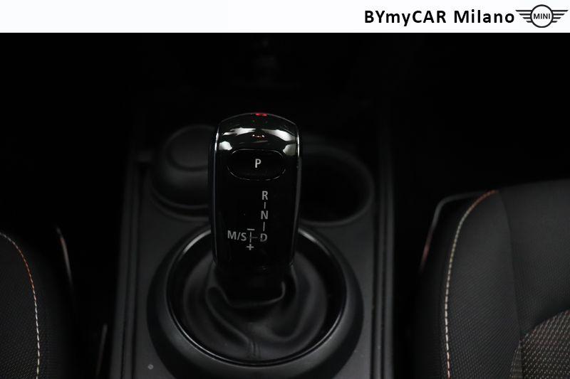 Mini Countryman Mini Countryman 1.5 One D Essential auto https://cdn.bymycar.eu/it-bo/assets/images/vehicles/vo/6025/MINI-MINI-COUNTRYMAN-F60-2020-jpg-10.jpg
