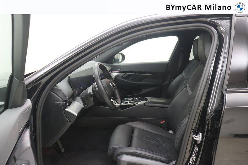 BMW Serie 5 520d 48V xdrive MSport auto https://cdn.bymycar.eu/it-bo/assets/images/vehicles/vo/6040/BMW-SERIE-5-G60-BERLINA-jpg-10.jpg