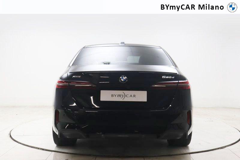 BMW Serie 5 520d 48V xdrive MSport auto https://cdn.bymycar.eu/it-bo/assets/images/vehicles/vo/6040/BMW-SERIE-5-G60-BERLINA-jpg-3.jpg