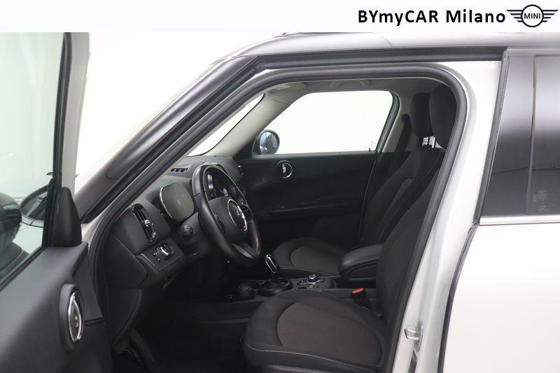 Mini Countryman Mini Countryman 2.0 Cooper D Business auto https://cdn.bymycar.eu/it-bo/assets/images/vehicles/vo/6047/MINI-MINI-COUNTRYMAN-F60-2020-jpg-10.jpg