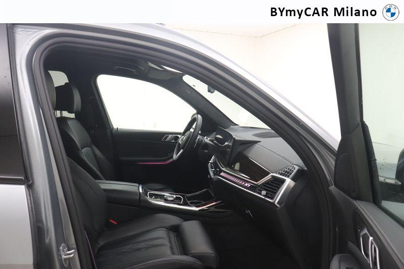 BMW X7 X7 xdrive 40d 48V MSport auto 7p.ti https://cdn.bymycar.eu/it-bo/assets/images/vehicles/vo/6056/BMW-X7-G07-2022-jpg-8.jpg