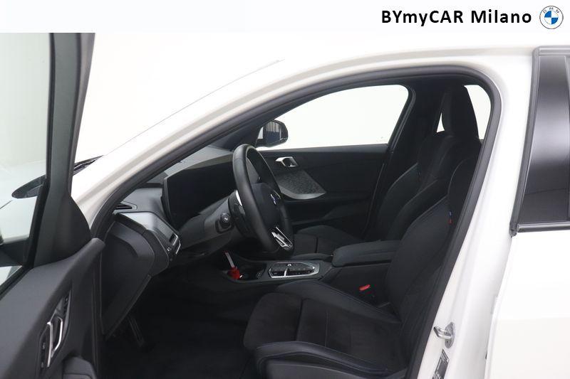 BMW Serie 1 120 48V MSport auto https://cdn.bymycar.eu/it-bo/assets/images/vehicles/vo/6081/BMW-SERIE-1-F70-jpg-10.jpg