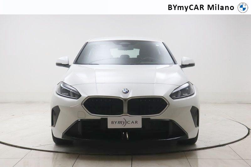 BMW Serie 1 120 48V MSport auto https://cdn.bymycar.eu/it-bo/assets/images/vehicles/vo/6081/BMW-SERIE-1-F70-jpg-5.jpg